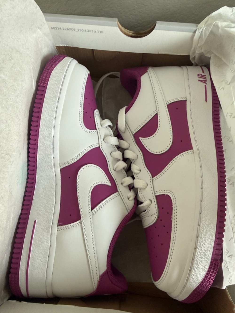 Nike Women Air Force 1 Low Top Sneakers - White & Fuschia